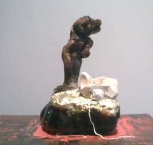 Gloria Baldazzi - Scultura in legno, cemento, pigmenti - Arianna e il Minotauro - 2012